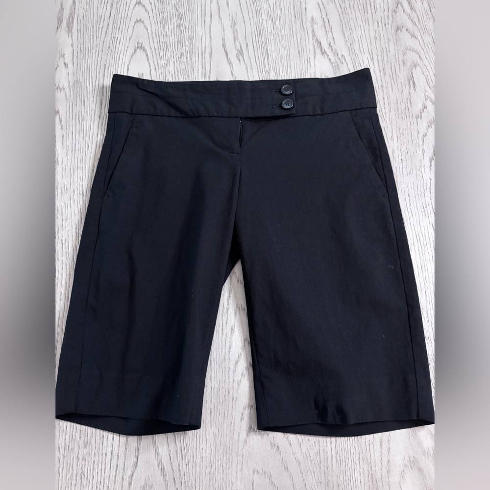 The Limited Exact Stretch Black Bermuda Short Size 2.